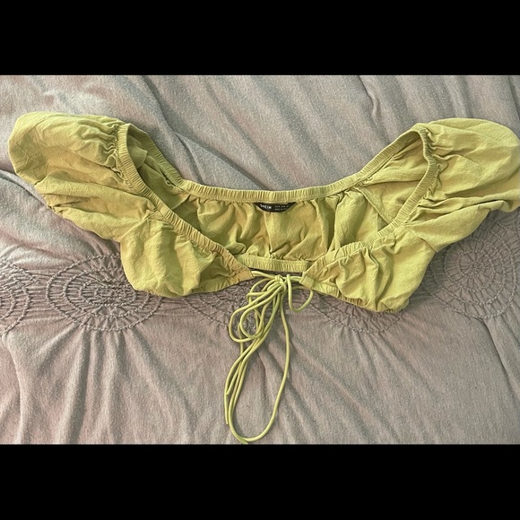 Cropped tie in the front top - Picture 1 of 2